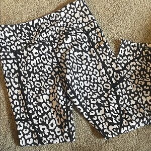 Zyia leopard print leggings 6-8